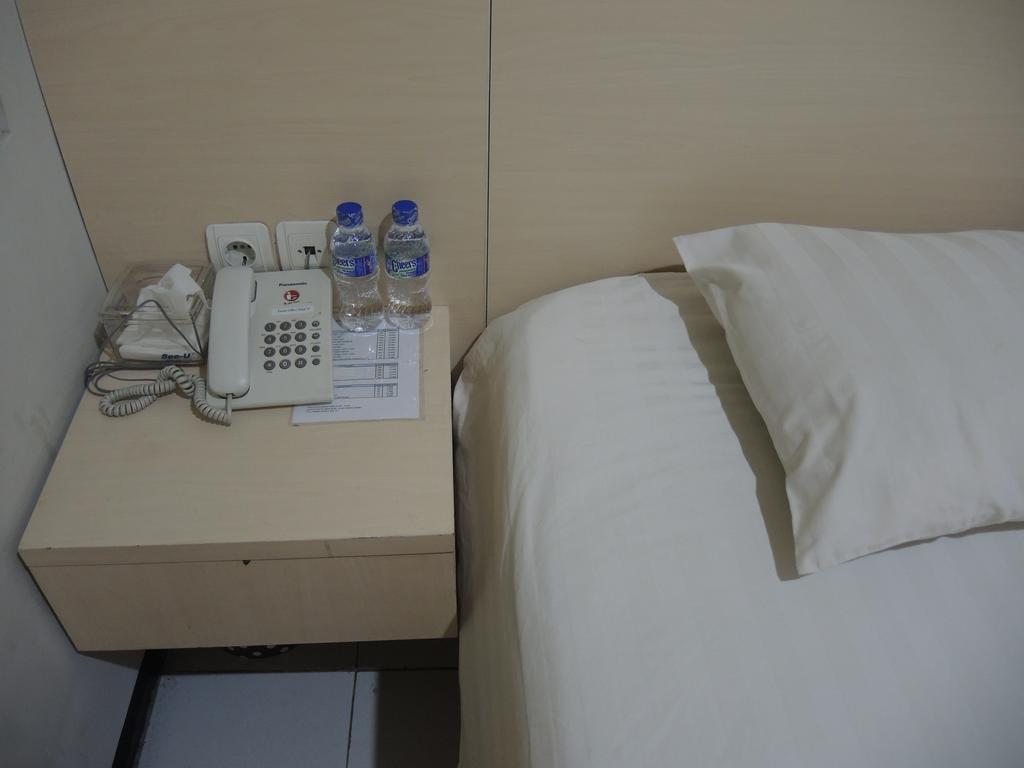 Swk 95 Hotel Surabaya Oda fotoğraf