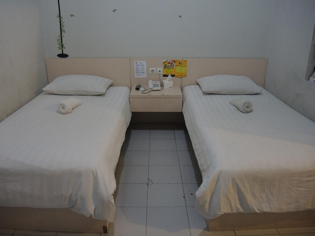 Swk 95 Hotel Surabaya Oda fotoğraf