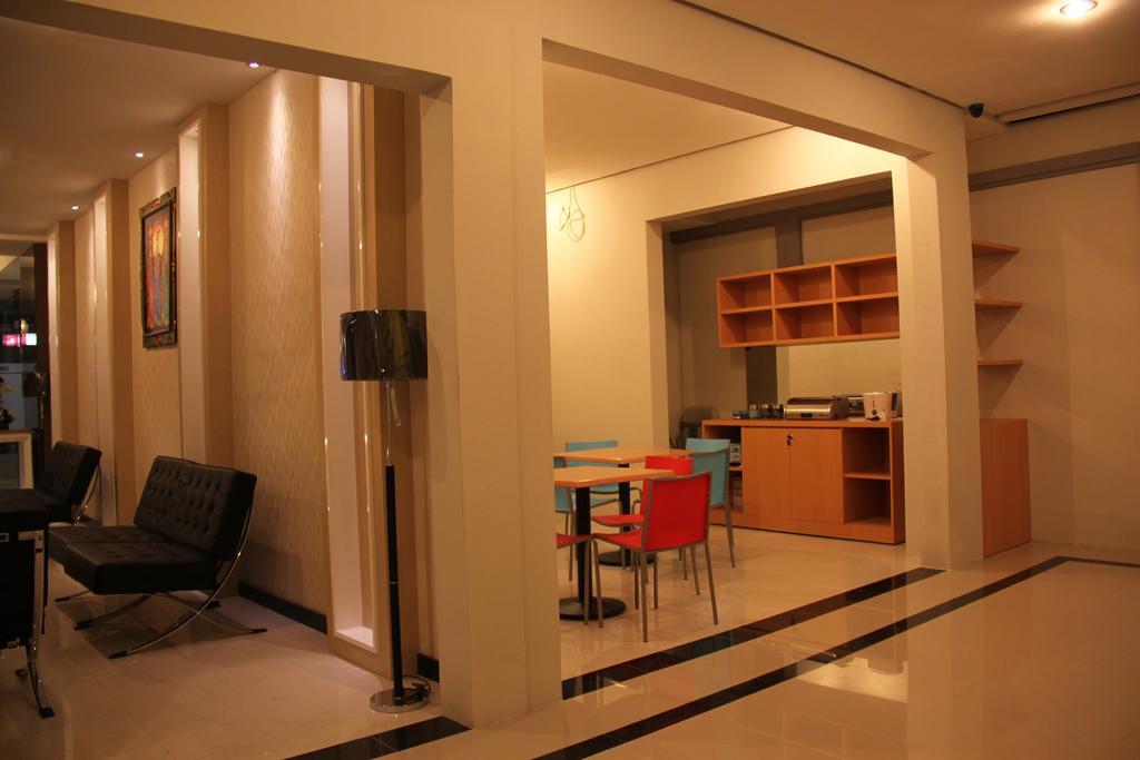 Swk 95 Hotel Surabaya Dış mekan fotoğraf