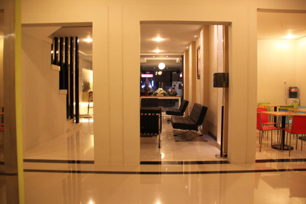 Swk 95 Hotel Surabaya Dış mekan fotoğraf